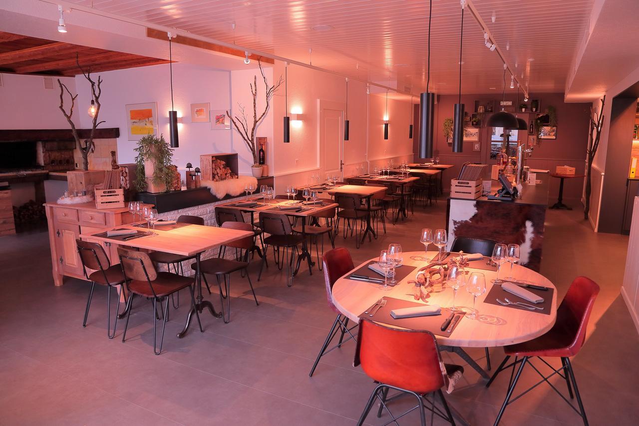 Hotel-Rotisserie La Tour Rouge Delémont Esterno foto