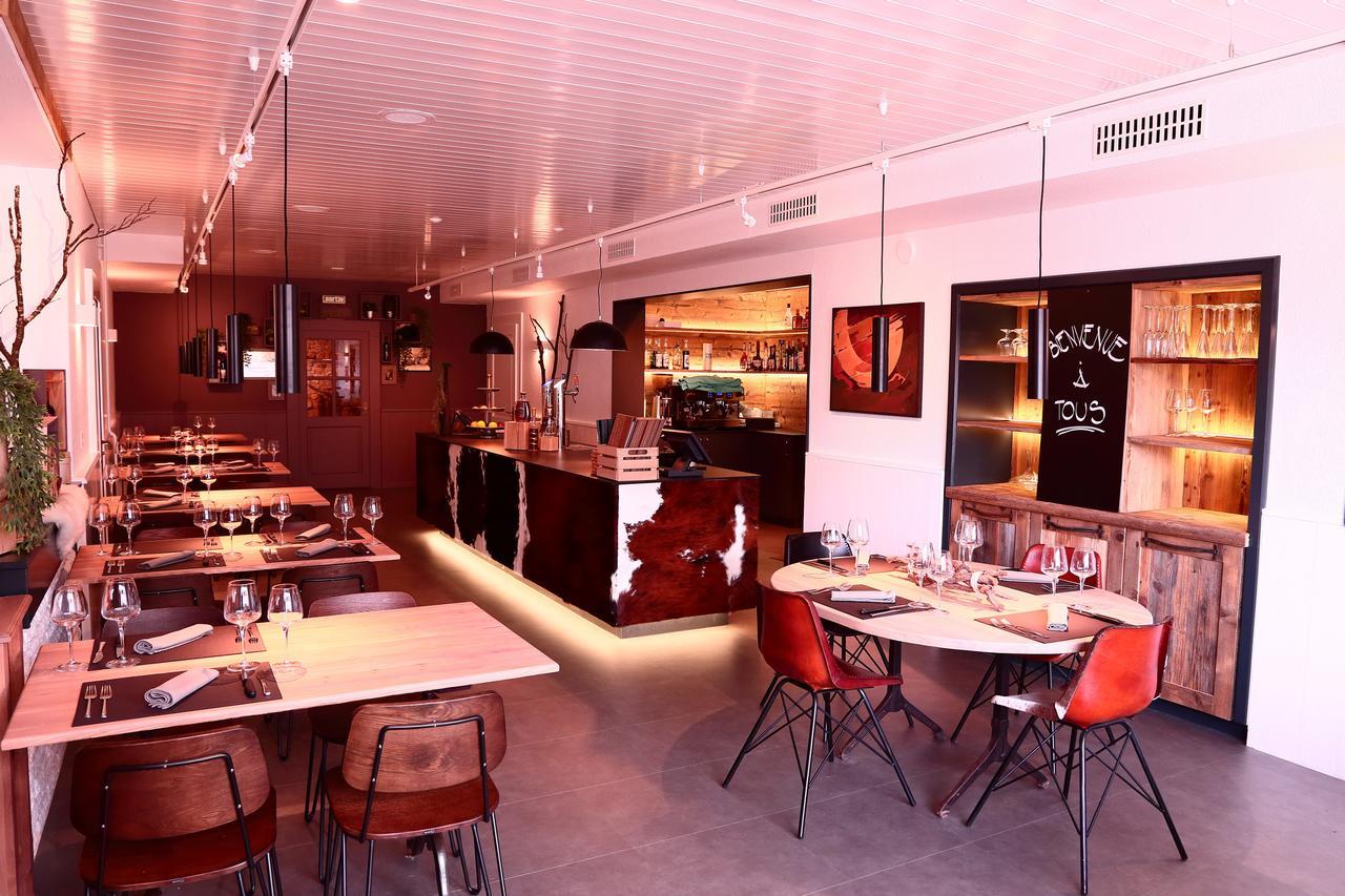 Hotel-Rotisserie La Tour Rouge Delémont Esterno foto